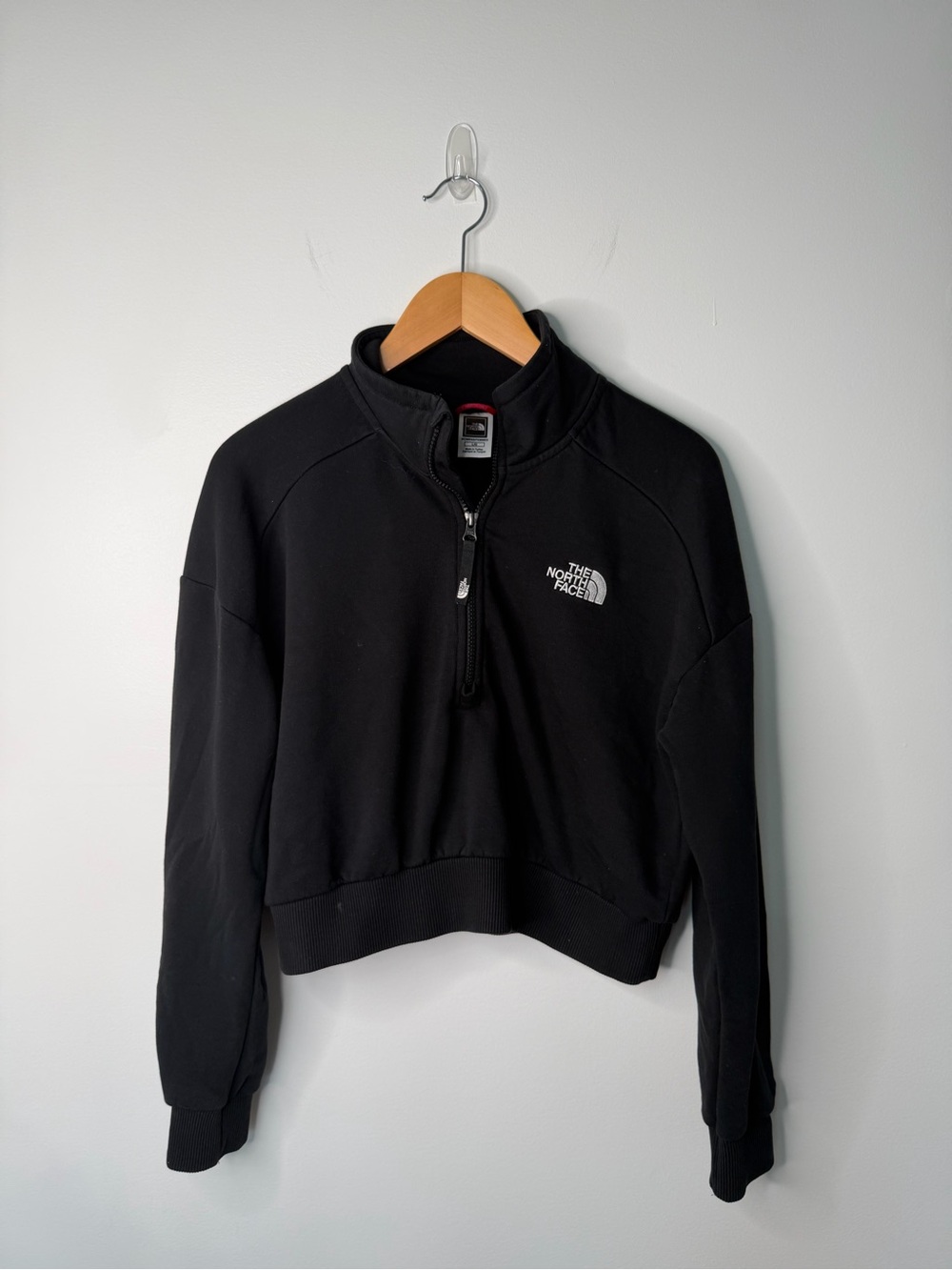 The North Face Black Cropped Quarter Zip Pullover Sweatshirt Women’s L